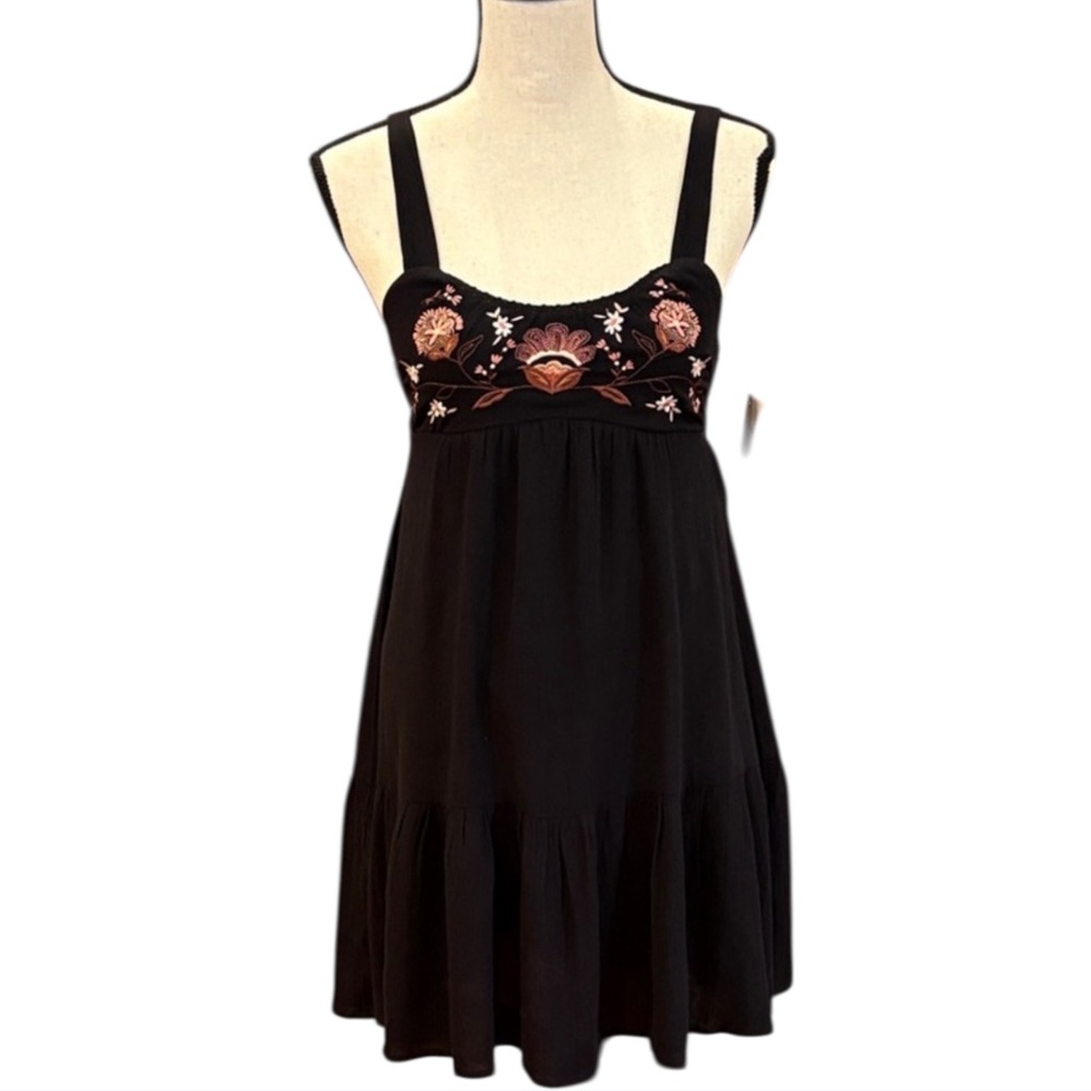 Arizona Jean Company Black and Pink Embroidered Midi Dress